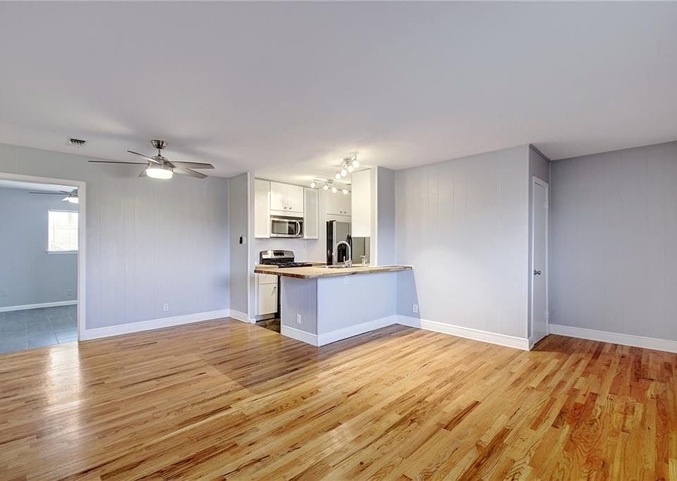 1st image of 2122 Hancock Dr APT 213
