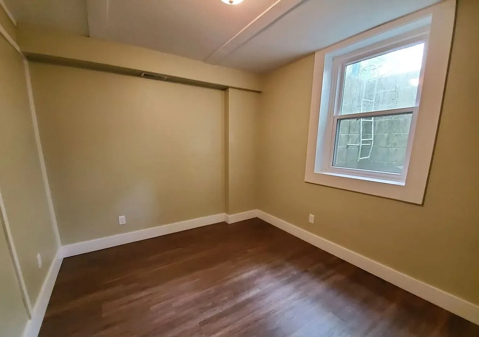 Spacious 6BR/3BA Home Walk to IU Campus! — Photo 2