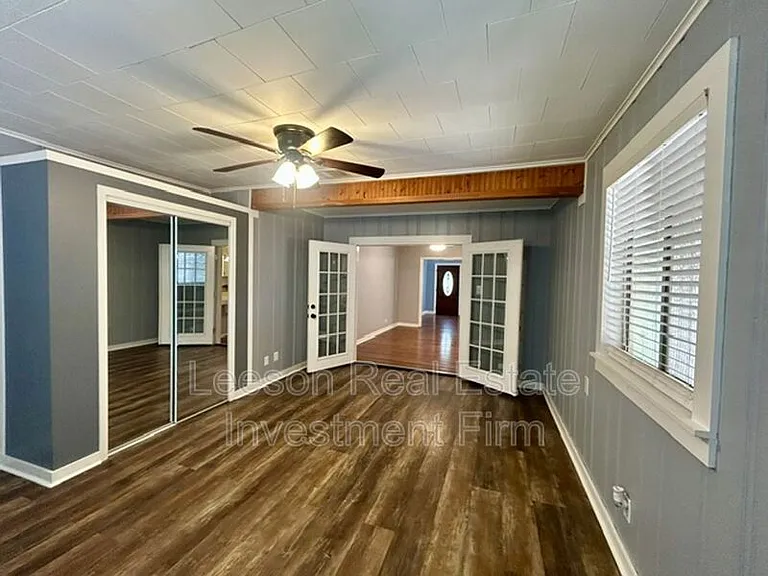 122 E Dalzell St — Photo 14
