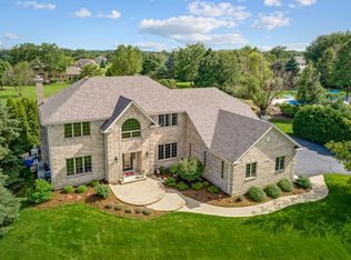 41W981 Oak Hill Dr, St Charles, IL 60175