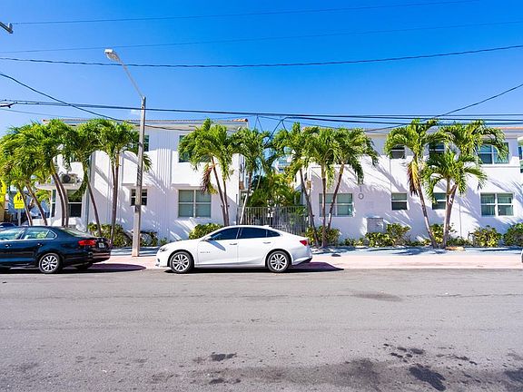3rd image of 7610 Byron Ave #6-6-7610