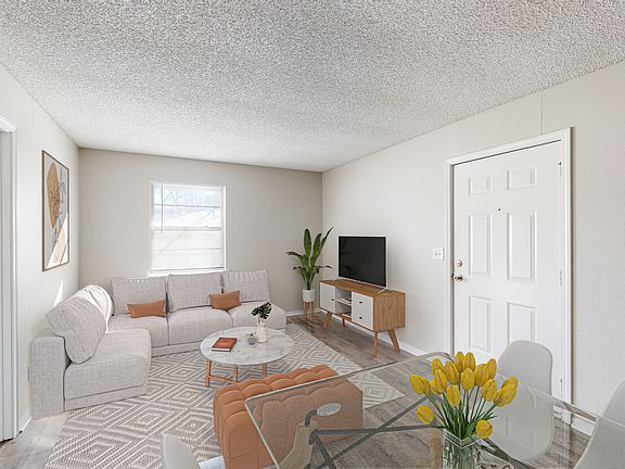 2nd image of 1009 N Cottage Ave #4277343