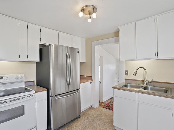 3rd image of 2030 N Perry St