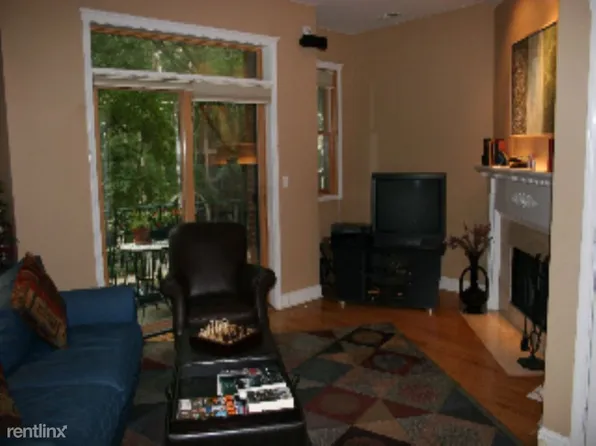 1528 N Hudson Ave APT 4, Chicago, IL 60610