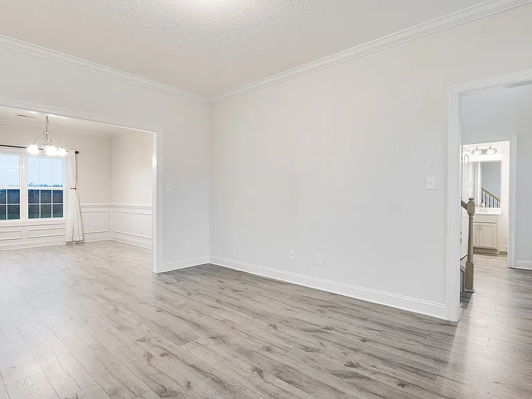 917 Uplands Ln — Photo 15