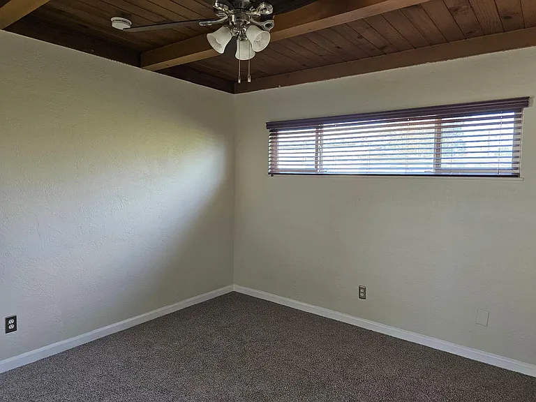 1114 E Cliff Dr #4 — Photo 12