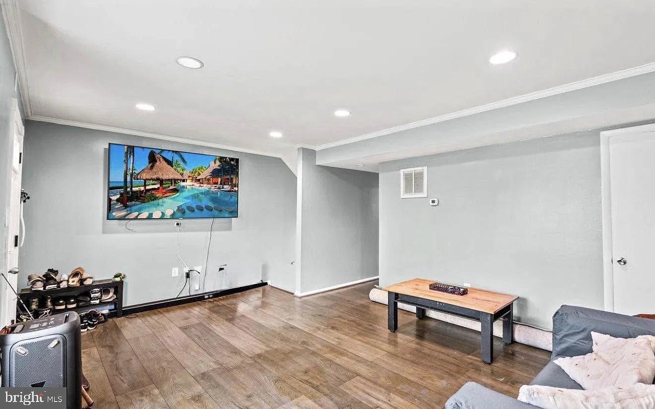 3 bed, 4.0 bath, 1652 sqft, $2,600 — Photo 3