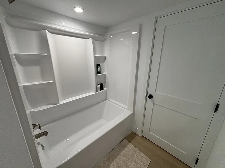 1124 Lakeview Blvd E — Photo 8