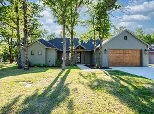 213 Colonial Dr, Mabank, TX 75156