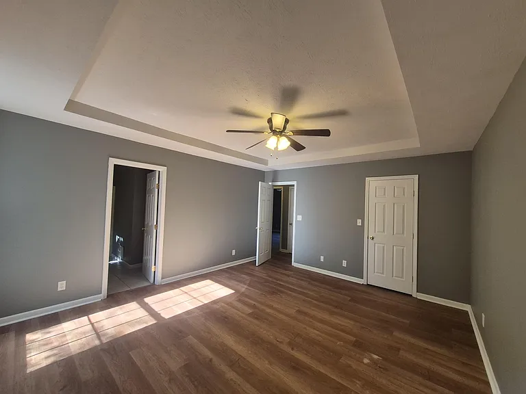 712 Michael Dr — Photo 8