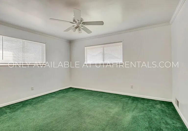 299 E 3200 N — Photo 14