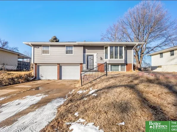 9418 Taylor St, Omaha, NE 68134