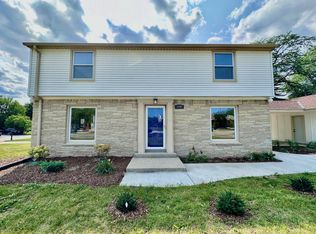1707 N 116th St, Wauwatosa, WI 53226