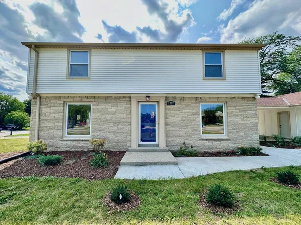1707 North 116th STREET, Wauwatosa, WI 53226