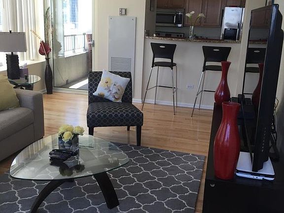 4th image of 345 N La Salle Dr APT 1503