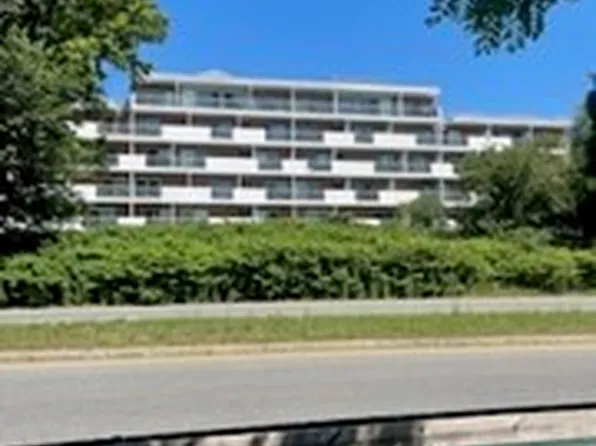 227 Coolidge Ave APT 205, Watertown, MA 02472
