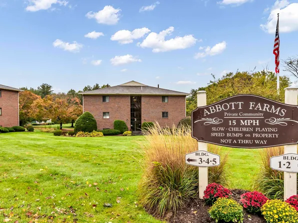 213 Abbott Farm Lane, Hudson, NH 03051