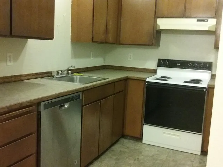 1347 Whitney Ave #A — Photo 8