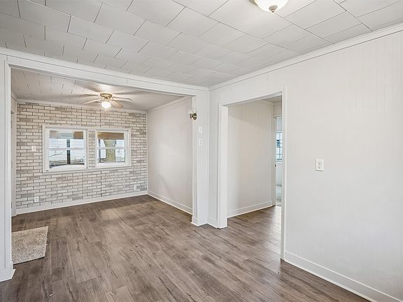 3rd image of 506 Cass St