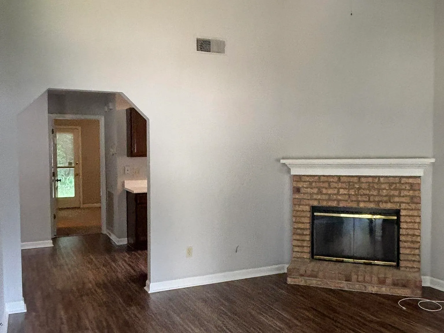 2 bed, 1044 sqft, $1,395 — Photo 3