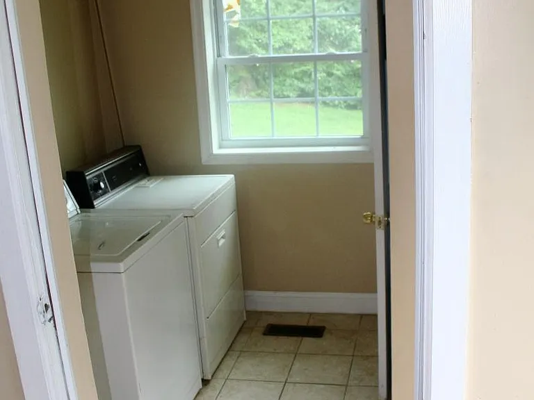 155 Jackson Ave — Photo 8