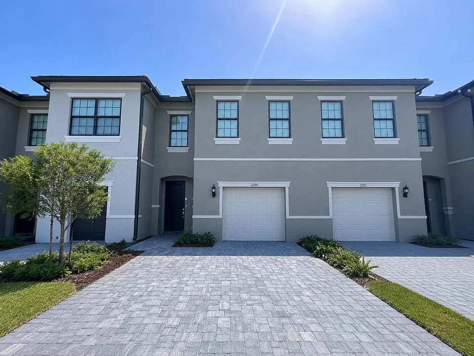 2280 Appleton Cir S #2280