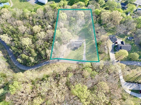 4th image of 411 Tanglewood Dr