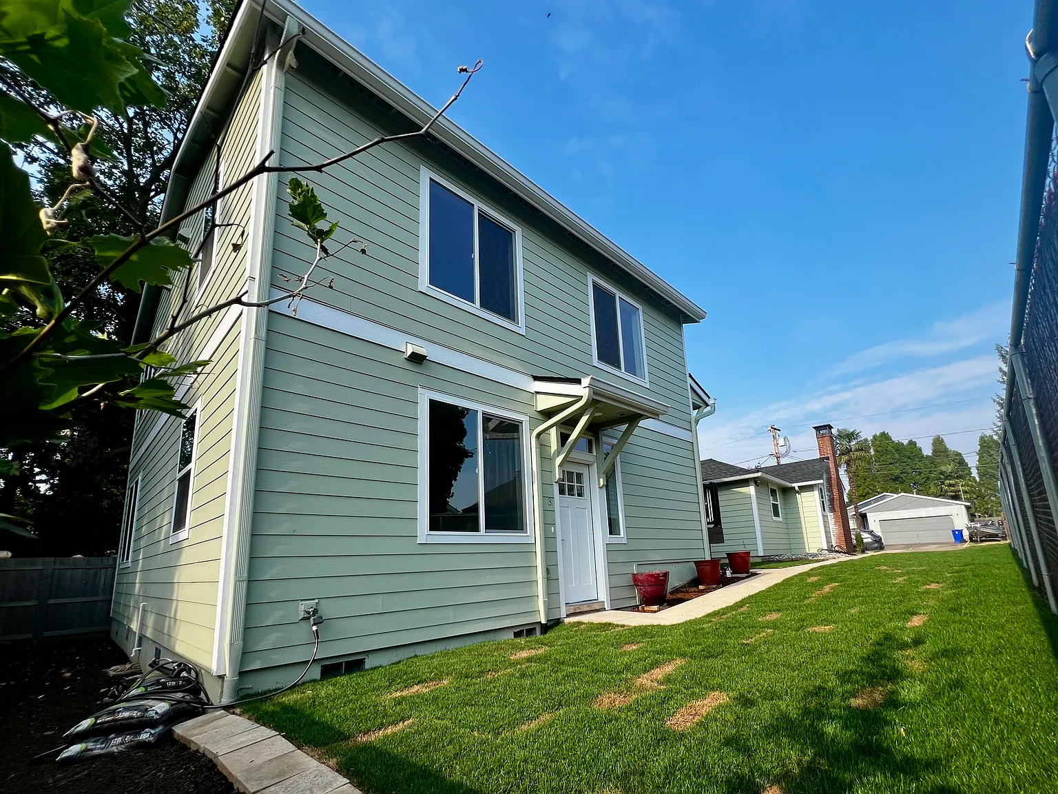 2 bed, 790 sqft, $1,900 — Photo 2