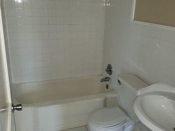 5th image of 602 N McGuire Ave