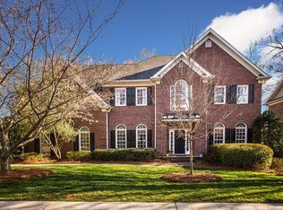 800 Queen Charlottes Ct, Charlotte, NC 28211
