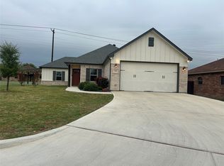 140 Hummingbird Dr, Weatherford, TX 76088