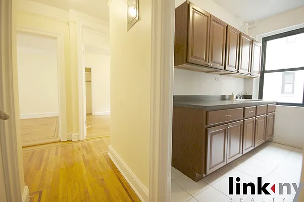 Rented by Link NY Realty | media 27