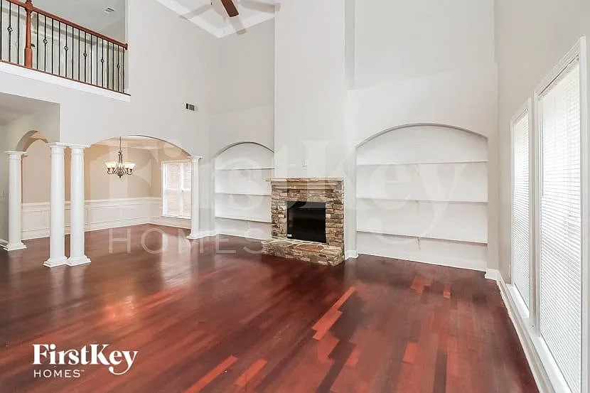 3 bed, 2.5 bath, 2400 sqft, $2,680 — Photo 4
