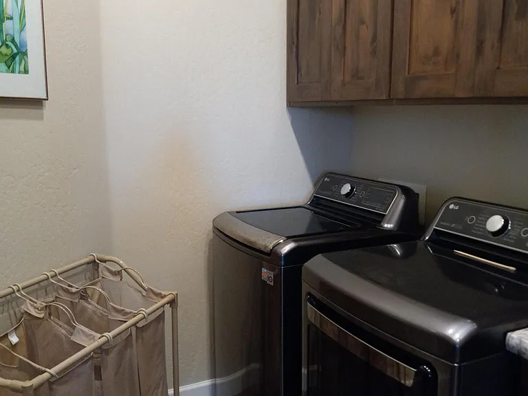 10305 N Horsepower Dr — Photo 34