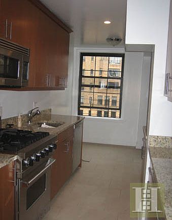 2nd image of 15 Park Ave APT 6A