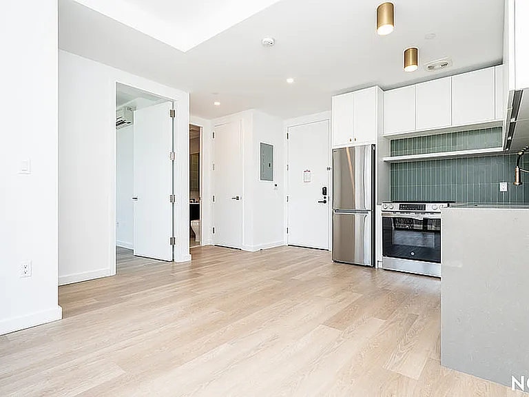 527 Grand Ave #806 — Photo 1