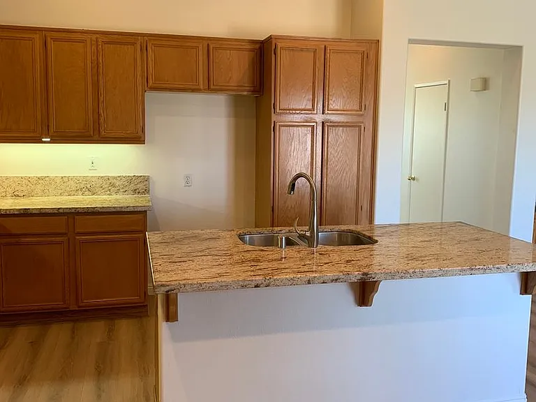 102 Goldenrod Ave — Photo 10