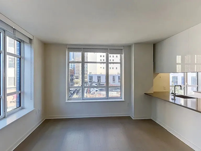 45 Hoyt St #9K — Photo 2