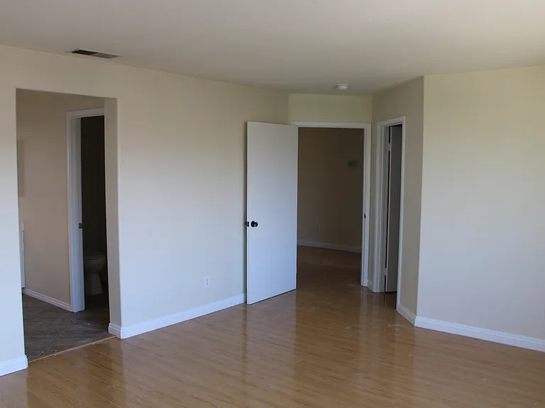 11833 Worcester Dr — Photo 35