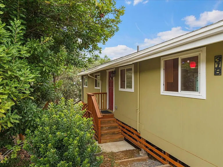 31 Hapapa Rd #B — Photo 36