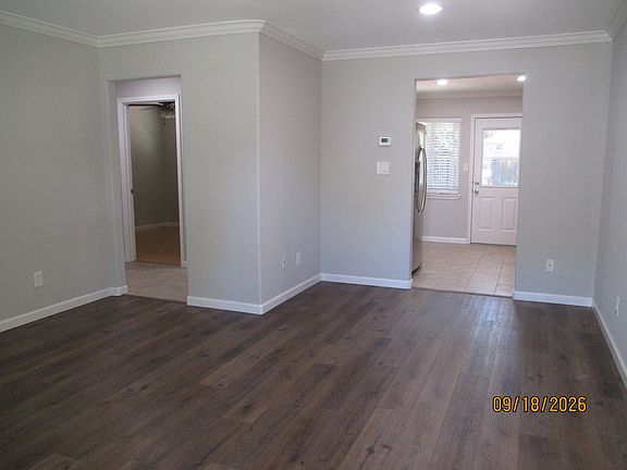 2nd image of 1475 Carleton Dr