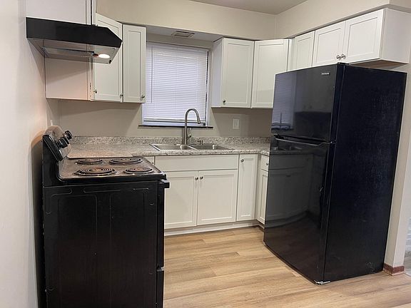 2nd image of 4330 Park Lane Dr APT 1D