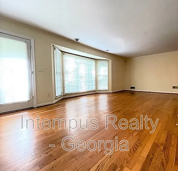 3474 Sunderland Cir NE — Photo 9