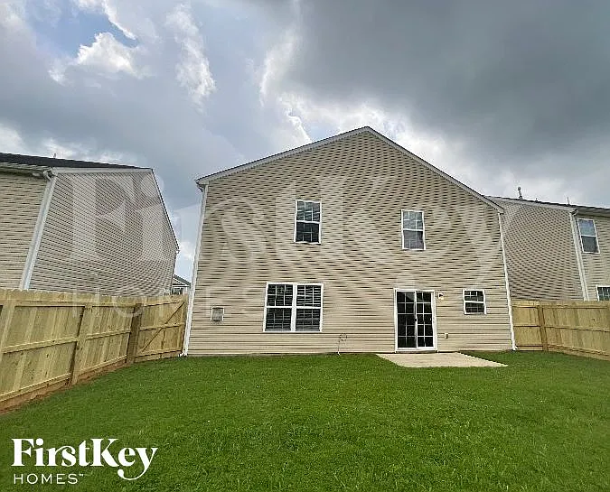 1800 Eastway Dr — Photo 10