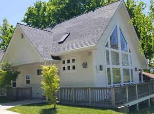 221 E Lake St, Mount Shasta, CA 96067