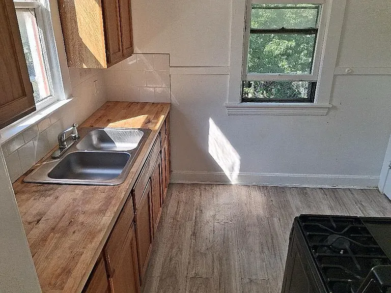 1623 Delmont Ave #2 — Photo 2