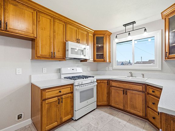 4th image of 12601 Loraleen St