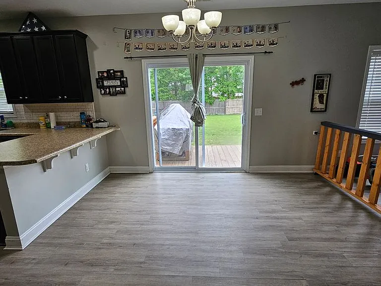 125 Navy Blue Dr — Photo 4