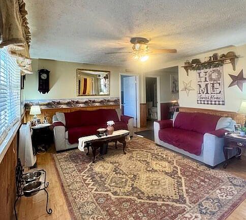 4th image of 145 Mount Hope Rd