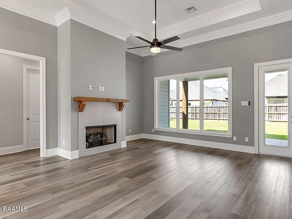 3rd image of 211 Treescape Dr